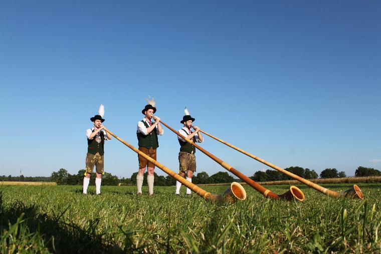 Das Alphorntrio "Happy Bavarians" ist eines der Highlights beim musikalischen Rahmenprogramm.