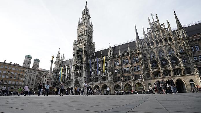 Im Rathaus streitet der Stadtrat über den Haushalt.