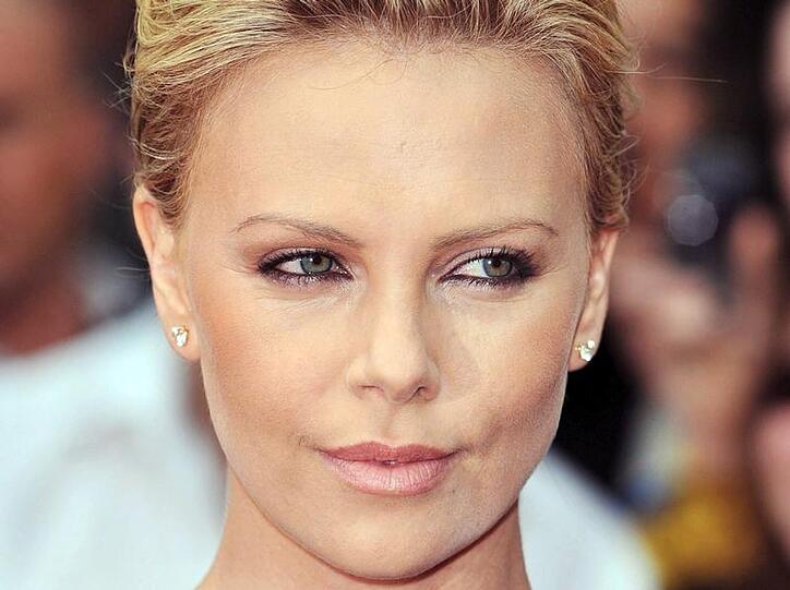 Nach neun Jahren trennte sich Schauspielerin Charlize Theron von ihrem Freund Stuart Townsend