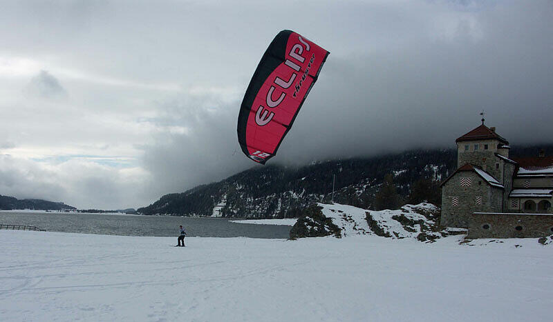 Snowkiting (Symbolbild)
