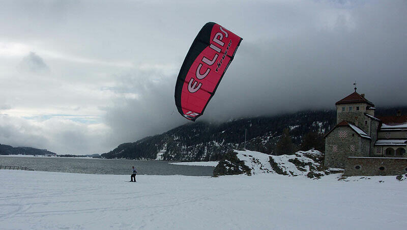 Snowkiting (Symbolbild) Snowkiting (Symbolbild)