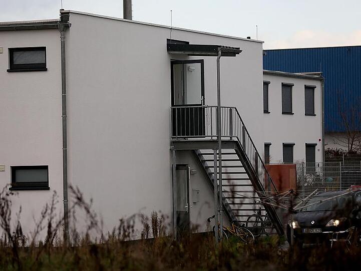 Blick auf die kommunale Unterkunft in Sankt Augustin, in der neben Flüchtlingen auch Obdachlose untergebracht sind.