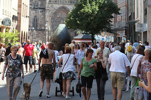 Trotz Verlusten gegenüber den Vorjahren ist die Karolinenstraße die beliebteste Shopping-Meile Nürnbergs.