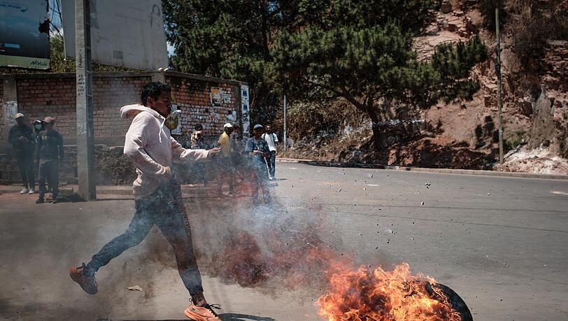 Die Gen Z-Bewegung und viele Einwohner der Stadt Antananarivo prangern die wiederkehrenden Wasser- und Stromausfälle sowie die Misswirtschaft der Regierung an.
