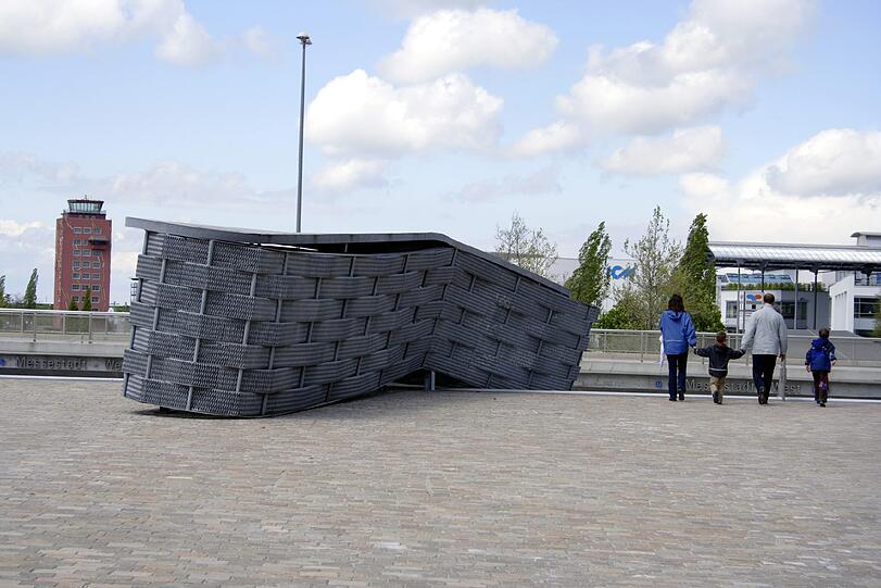 ... auf dem Willy-Brandt-Platz der Messestadt Riem.