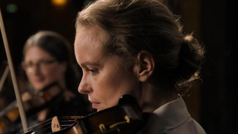 Nina Hoss als Anna Bronsky und Ilja Monti als Alexander Paraskevas in einer Szene des Films "Das Vorspiel". Nina Hoss als Anna Bronsky und Ilja Monti als Alexander Paraskevas in einer Szene des Films "Das Vorspiel".