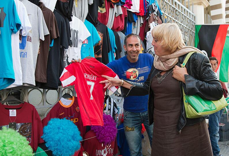 Grünen-Chefin Claudia Roth in Libyen - die Bilder.
