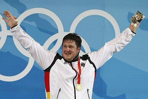 Matthias Steiner (29, Chemnitzer AC, Gewichtheben): Der Olympiasieger von Peking und Weltmeister von 2010 hatte zuletzt Ärger mit einer eingerissenen Quadrizepssehne zwischen Oberschenkel und Knie, die im Herbst operiert werden musste. Gilt als möglicher Fahnenträger.