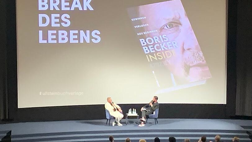 Im Gespräch mit Matthias Killing (re.) verriet Boris Becker die Motivation hinter seinem schonungslos ehrlichen Buch. Im Gespräch mit Matthias Killing (re.) verriet Boris Becker die Motivation hinter seinem schonungslos ehrlichen Buch.
