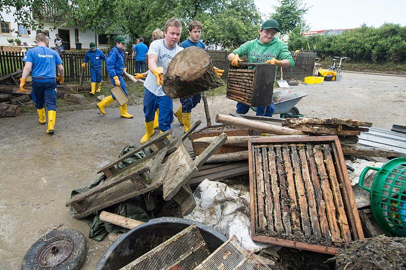 Nach dem Hochwasser hoffen die Bewohner von Deggendorf auf finanzielle Unterstützung. Fischerdorf nach der Flut - die Fotos in unserer Bilderstrecke.