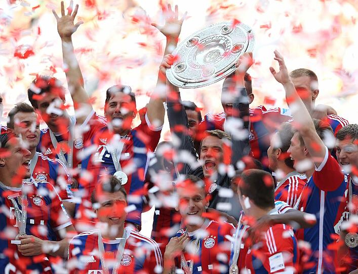 So sehen Sieger aus! Die Bayern gewinnen den 24. Meistertitel