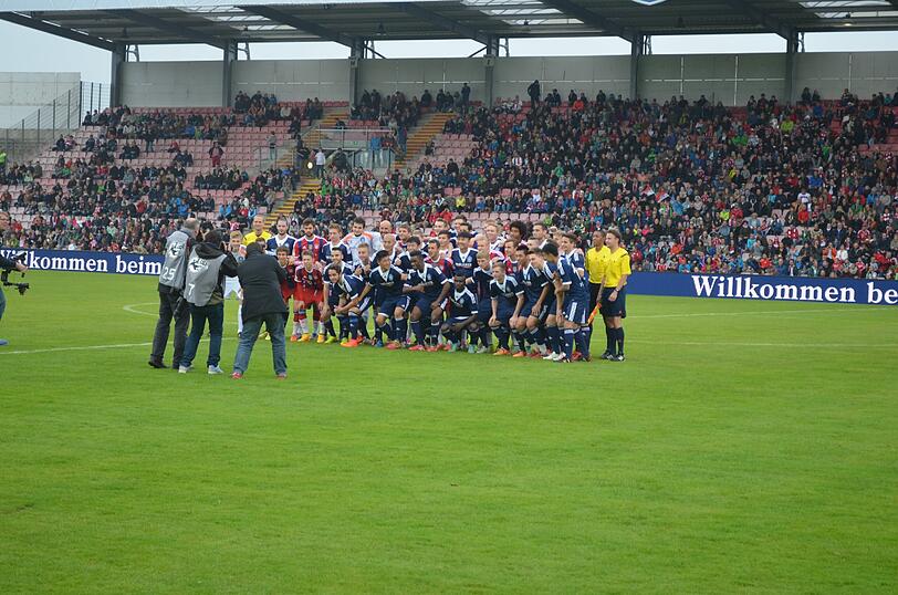 Die Bilder vom Spiel der Bayern gegen die Paulaner Traumelf in Unterhaching
