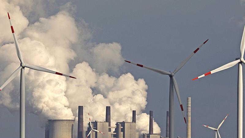 Die Klimaschutz-Pläne der Koalition soll sicherstellen, dass Deutschland seine Klimaziele für das Jahr 2030 erreicht. Die Klimaschutz-Pläne der Koalition soll sicherstellen, dass Deutschland seine Klimaziele für das Jahr 2030 erreicht.