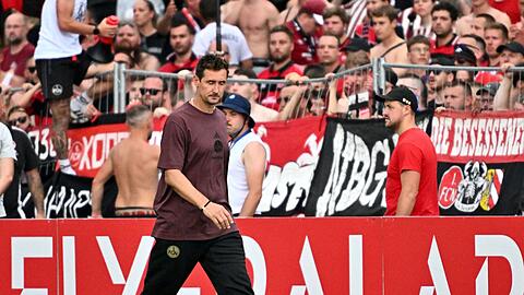 Fehlstart perfekt: Miroslav Klose verliert mit dem 1. FC Nürnberg auch im Pokal.