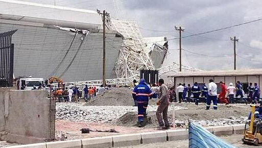 Für die Fußball-WM 2014 werden die Stadien auf Vordermann gebracht. Bei einem Unfall in Sao Paulo kamen am Mittwoch drei Menschen ums Leben. Für die Fußball-WM 2014 werden die Stadien auf Vordermann gebracht. Bei einem Unfall in Sao Paulo kamen am Mittwoch drei Menschen ums Leben.