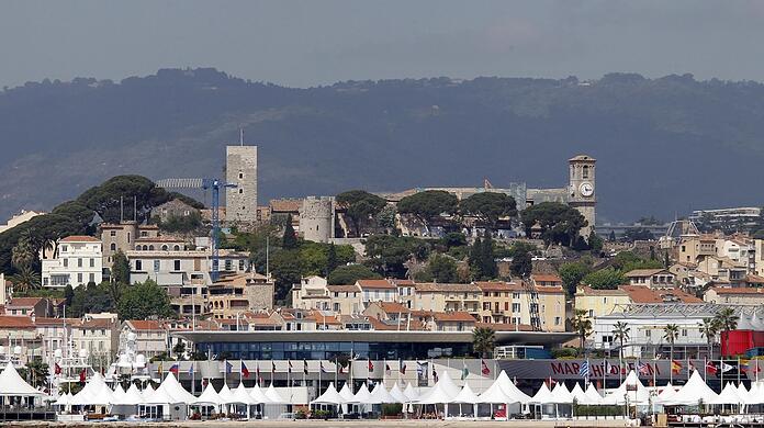 Cannes, die Kleinstadt der Reichen und Schönen - mit dem Palais du Festival an der Côte d'Azur.