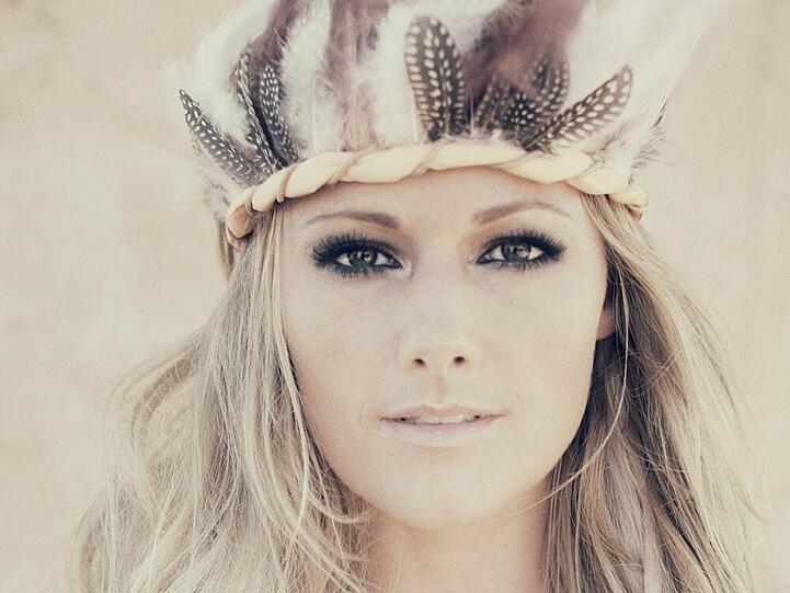 Bei Helene Fischer wirkt sogar Federkopfschmuck sexy