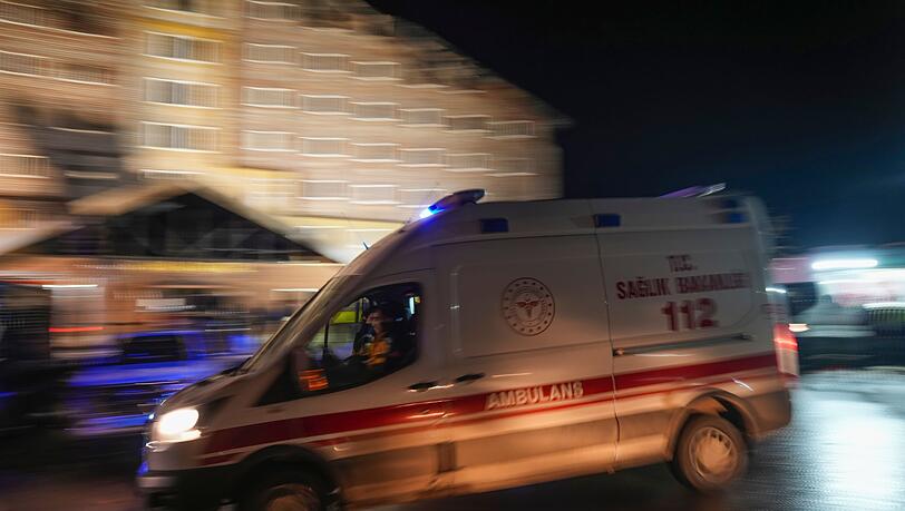 Die gesamte Familie wurde in ein Krankenhaus gebracht. (Symbolbild) Die gesamte Familie wurde in ein Krankenhaus gebracht. (Symbolbild)