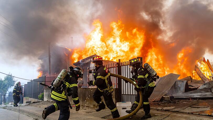 &Uuml;ber 250 H&auml;user wurden von den Feuern zerst&ouml;rt.