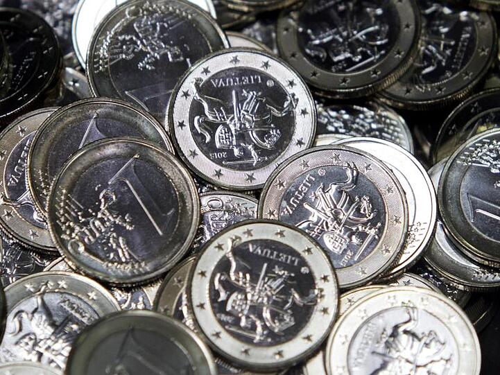 Neu geprägte litauische Euro-Münzen.