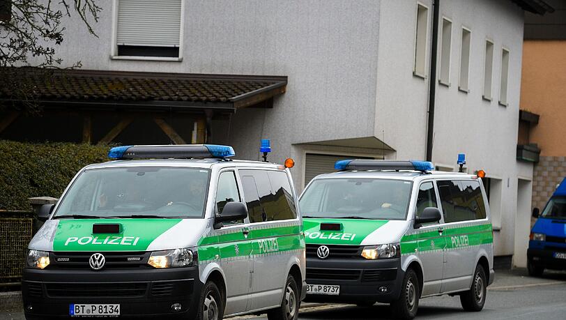 Unvorstellbar: Acht Baby-Leichen entdeckt. Unvorstellbar: Acht Baby-Leichen entdeckt.