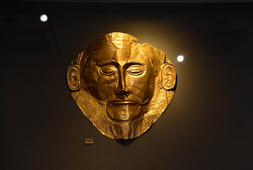 Die "Goldmaske des Agamemnon" wurde im Jahre 1876 von dem deutschen Archaeologen Heinrich Schliemann bei Ausgrabungen im griechischen Mykene entdeckt. Die "Goldmaske des Agamemnon" wurde im Jahre 1876 von dem deutschen Archaeologen Heinrich Schliemann bei Ausgrabungen im griechischen Mykene entdeckt.