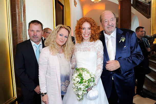 Ein schöner Tag: Sängerin Nicole mit Mann Winfried Seibert als Hochzeitsgäste von Ralph Siegel und Frau Laura. Die beiden heirateten 2018. Ein schöner Tag: Sängerin Nicole mit Mann Winfried Seibert als Hochzeitsgäste von Ralph Siegel und Frau Laura. Die beiden heirateten 2018.