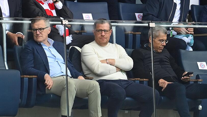 Da waren es nur noch zwei: Finanzvorstand Michael Diederich (v.r.) wird den FC Bayern verlassen. Die verbliebenen Vorstände Jan-Christian Dreesen (l.) und Max Eberl sind die Gewinner des Bosse-Bebens.