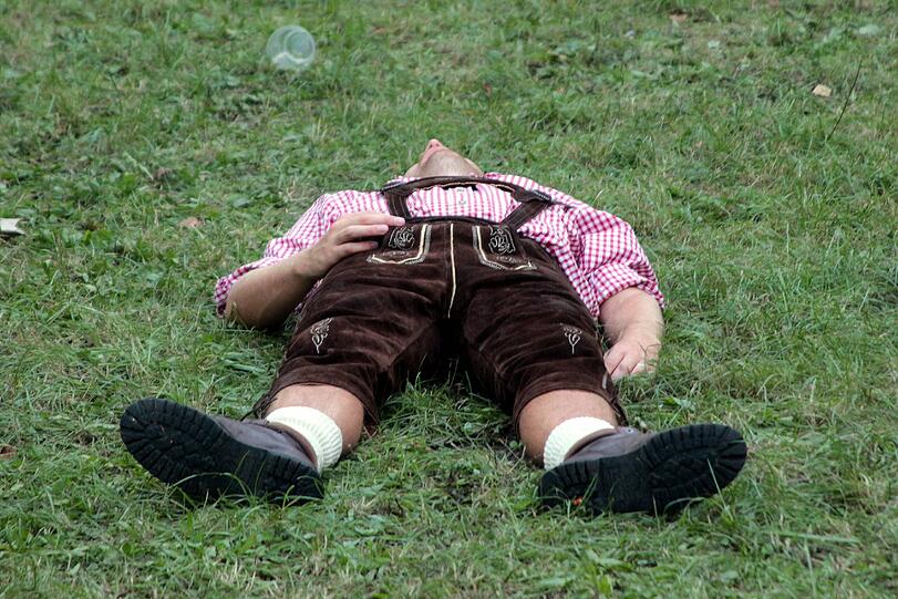 Der Kotzhügel als Ruhestätte nach einem harten Wiesn-Tag.