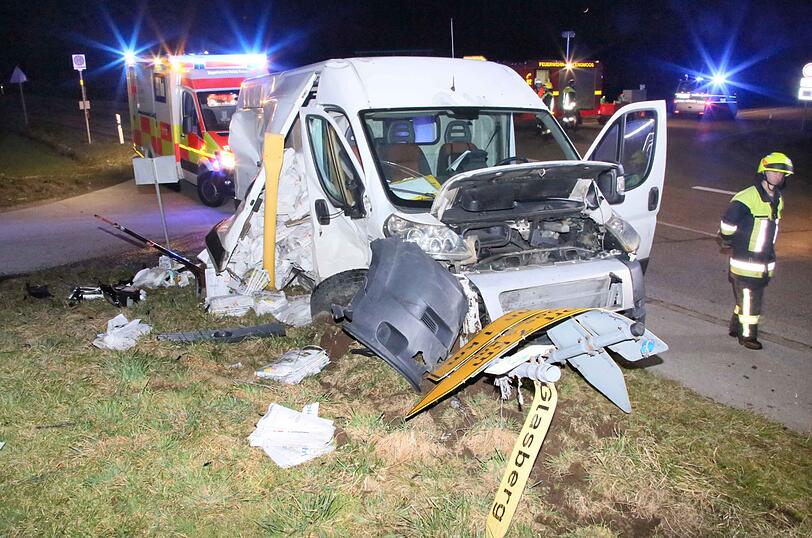 Zu dem Unfall wurden der Rettungsdienst aus Haag sowie die Feuerwehren aus Lengmoos und Gars am Inn gerufen. Den Gesamtschaden schätzt die Polizei auf knapp 35.000 Euro.
