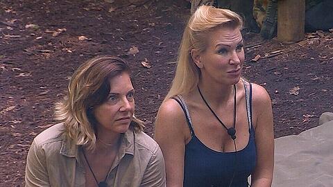 Claudia Norberg (rechts) muss das Camp verlassen, Danni Büchner kämpft weiter um die Dschungelkrone