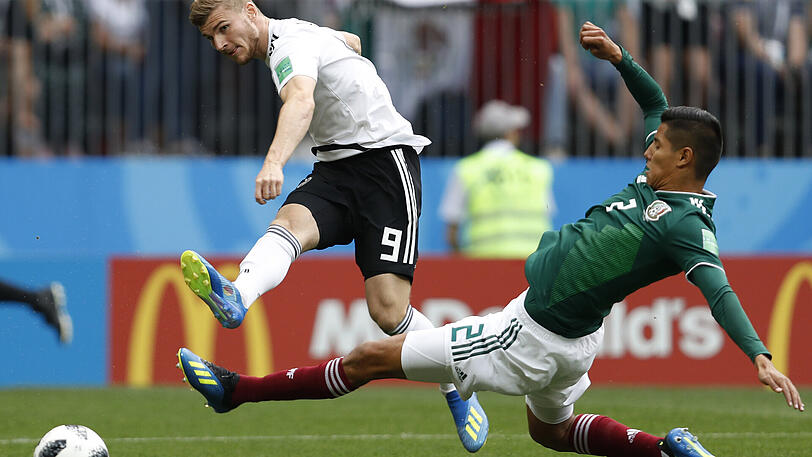 Timo Werner: Note 5. Übersah vor dem Tor nach toller Ballannahme den besser positionierten Kollegen Draxler (20.). Zu Beginn versuchte der Leipziger noch, mangels der Angebote der Kollegen, selbst ans Spielgerät zu gelangen. War allein auf weiter Flur.