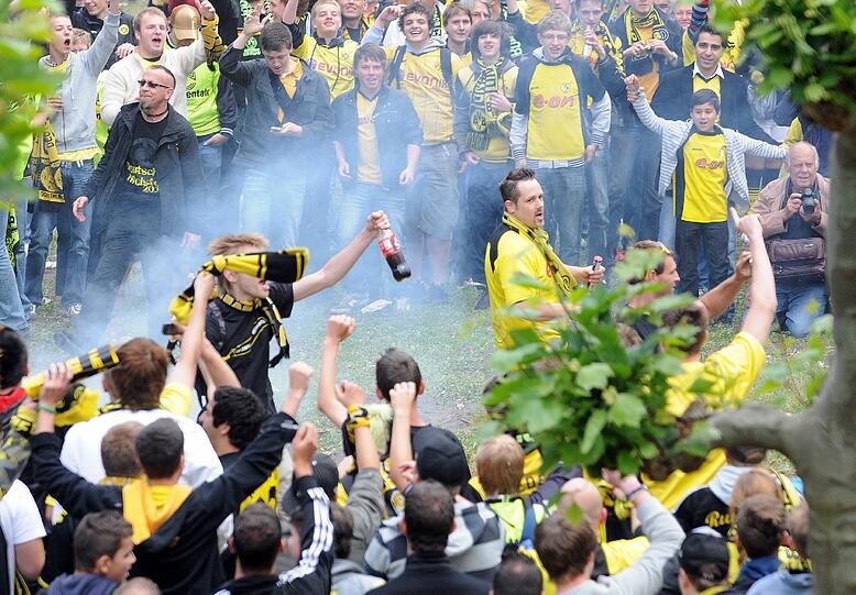 Dortmund stand Kopf: Am Sonntag feierte die Stadt den neuen Deutschen Meister. Freudentaumel in Schwarz-Gelb.