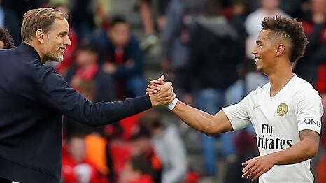 Der damalige PSG-Trainer Thomas Tuchel (l.) und sein damaliger Schützling, Nationalspieler Thilo Kehrer. (Archivbild)