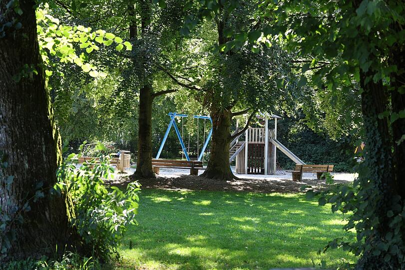 Ein hübscher Spielplatz oben am Berg, nahe der Plinganserstraße.