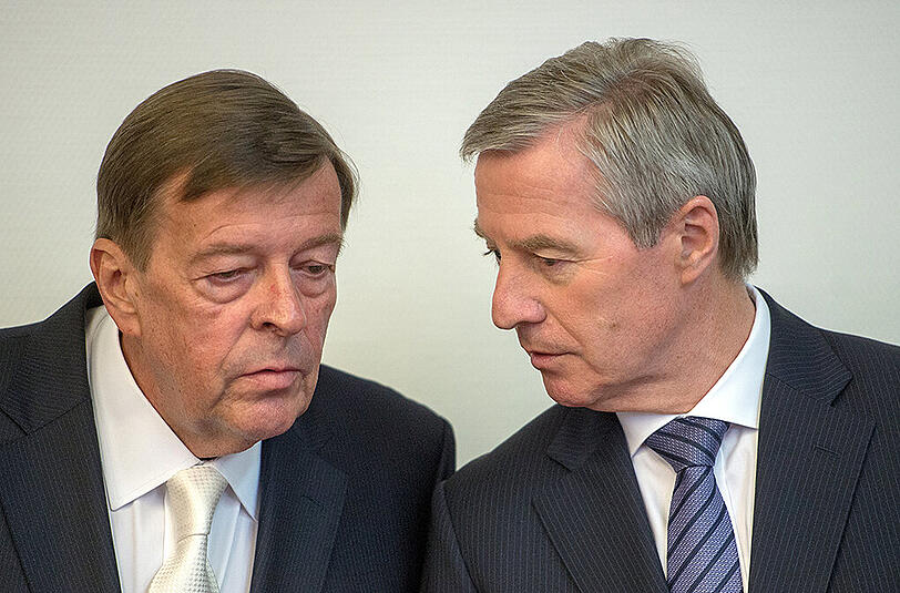 Jürgen Fitschen (r.) mit seinem Anwalt Hanns W. Feigen.