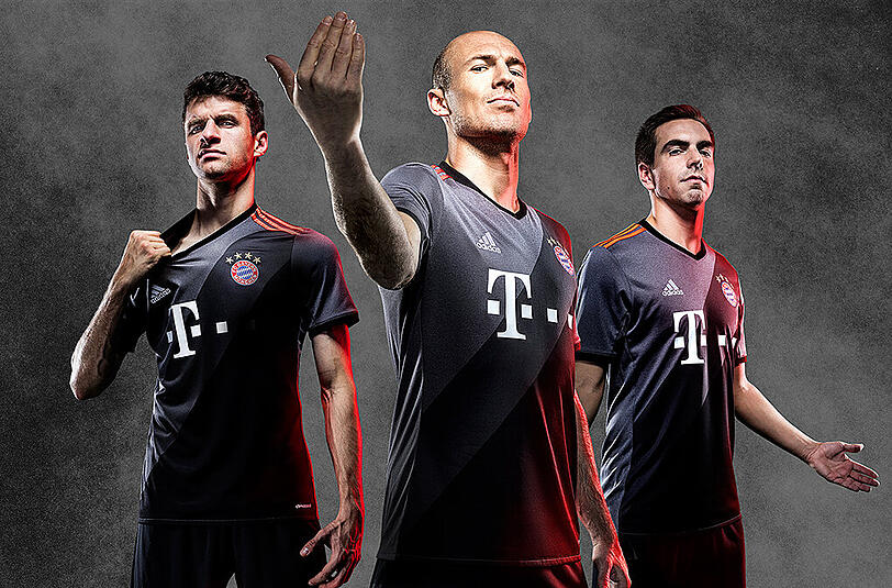 Thomas Müller, Arjen Robben und Philipp Lahm im neuen Auswärtstrikot des FC Bayern (v.l.).