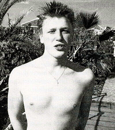 Mit 15 Jahren urlaubt Gloria (ihren Geburtsnamen als Jungen verschweigt sie bis heute) auf Teneriffa. Es ist das letzte Mal, dass sie sich als Junge oben ohne zeigt.