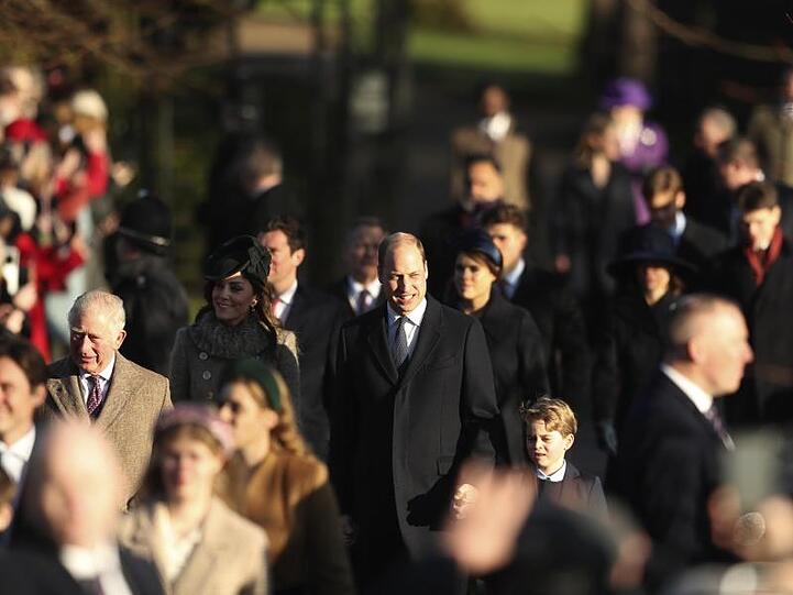 Prinz Charles, Herzogin Kate, Prinz William und Prinz George auf dem Weg zum Weihnachtsgottesdienst.