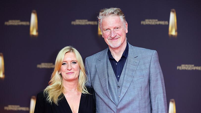 Claudia Kleinert und Michael Souvignier, hier beim deutschen Fernsehpreis 2024, sind kein Paar mehr. Claudia Kleinert und Michael Souvignier, hier beim deutschen Fernsehpreis 2024, sind kein Paar mehr.