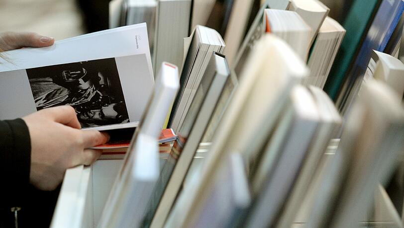 Die Polizei geht derzeit davon aus, dass die Buben die vielen Comics nicht verkaufen, sondern lesen wollten. (Symbolbild) Die Polizei geht derzeit davon aus, dass die Buben die vielen Comics nicht verkaufen, sondern lesen wollten. (Symbolbild)