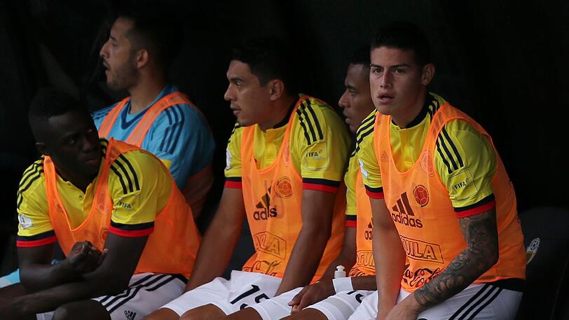 Kam beim Spiel Kolumbien gegen Venezuela nicht zum Einsatz: Bayerns James Roudriguez (r.)