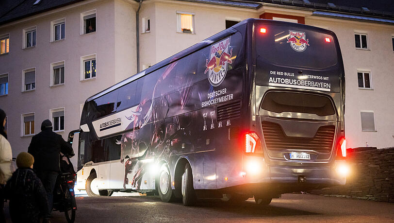 Der Teambus des EHC bekommt demn&auml;chst einige Kilometer auf den Tacho.