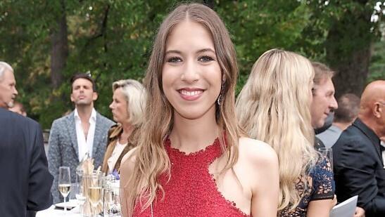 Alana Siegel bei Ralph und Laura Siegels Hochzeit 2018. Alana Siegel bei Ralph und Laura Siegels Hochzeit 2018.