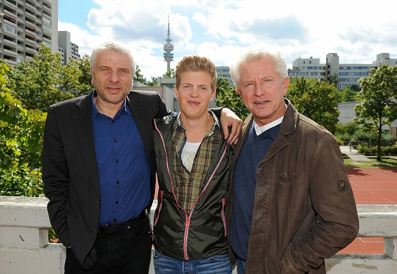 &bdquo;Tatort&ldquo;: Udo Wachtveitl (links) und Miroslav Nemec mit Ferdinand Hofer (Mitte).