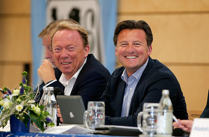 Lobende Worte für den Nebenmann: Präsident Peter Cassalette hält große Stücke auf den neuen Löwen-Trainer Kosta Runjaic.