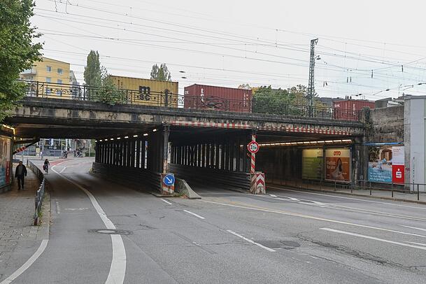 Die Unterführung an der Lindwurmstraße wird erneuert. Die Unterführung an der Lindwurmstraße wird erneuert.