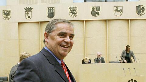Nun ist es öffentlich: Saarland-Ministerpräsident Peter Müller zieht sich aus der Politik zurück.