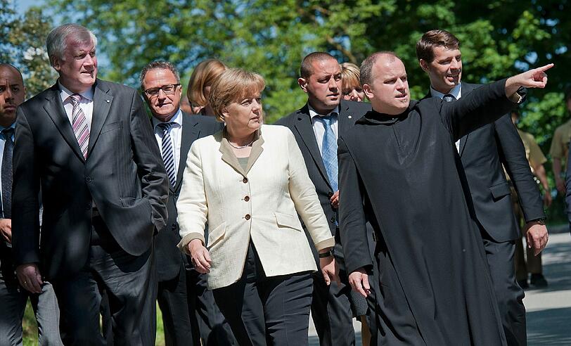 Springt auf auf meinen Zug: Horst Seehofer mit Kanzlerin Angela Merkel in Andechs