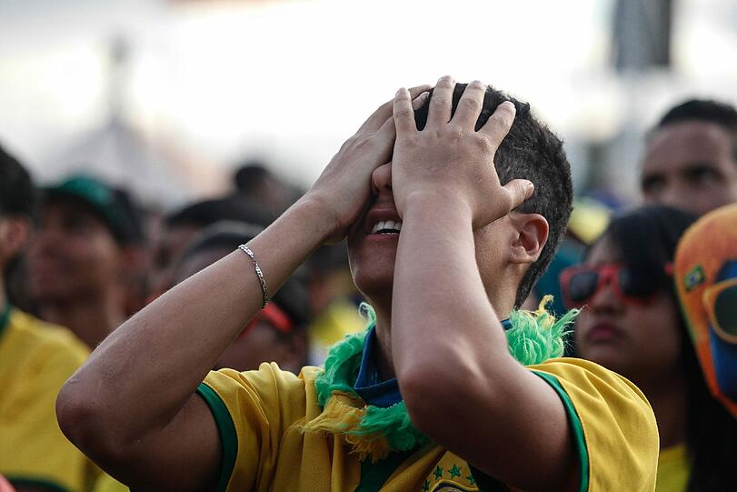 Die brasilianischen Fans konnten es nicht fassen. Ergreifende Szenen der Trauer. Die Bilder.